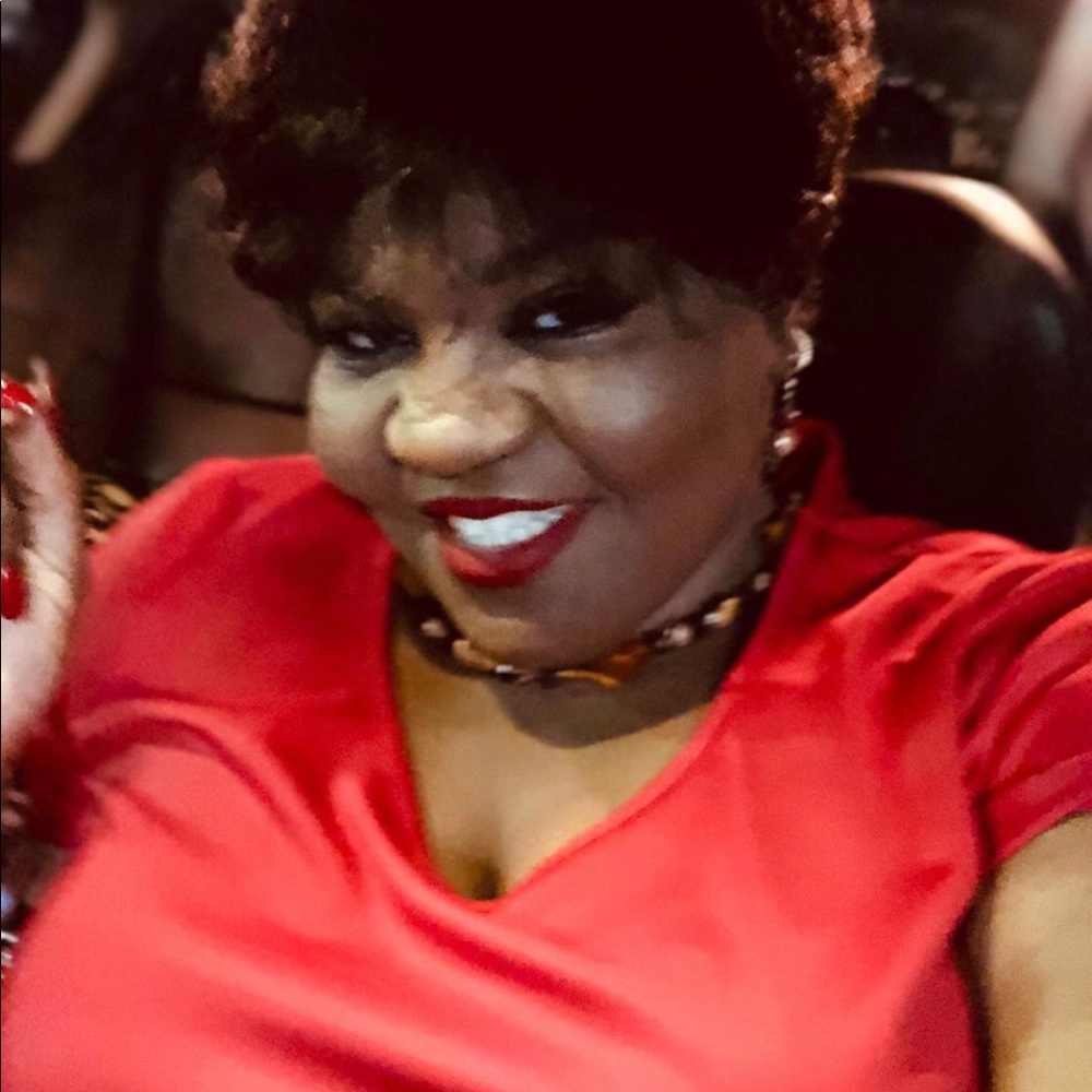 Meet your Posher, Yolanda